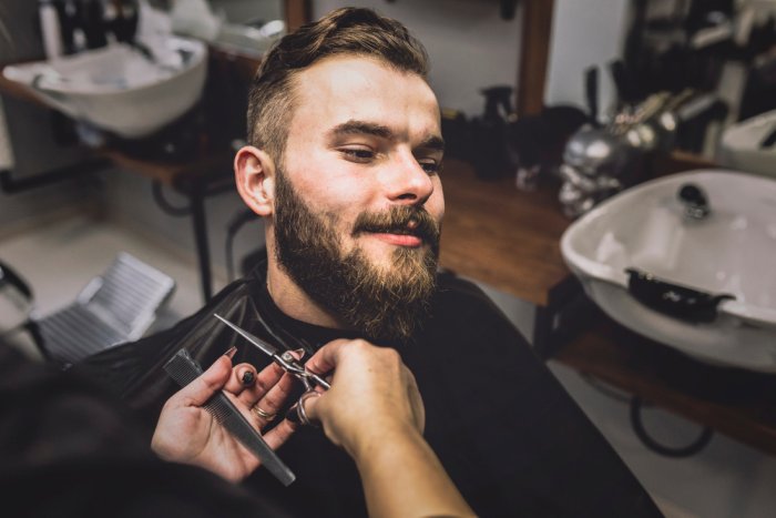 Broda pod kontrolą – przegląd najnowszych trendów w groomingu męskim